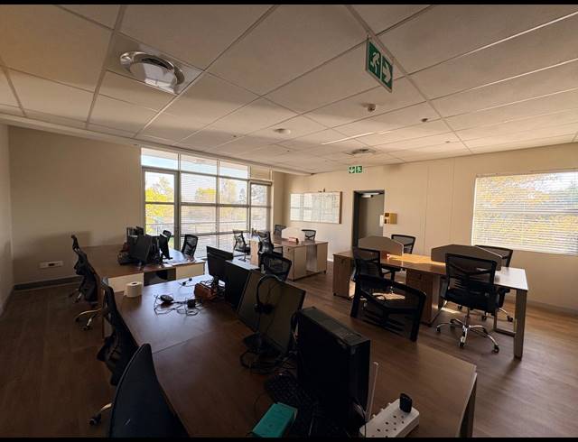 183M² OFFICE FOR SALE IN BROADACRES